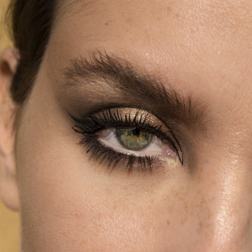 Imagen 4 de 7 de Delineador De Ojos Líquido Regina Pluma De Precisión