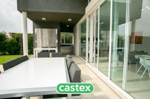 Moderna Casa En Venta En Terravista, General Rodriguez
