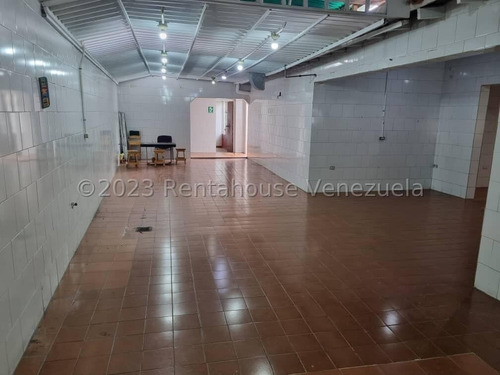 Local Comercial En Venta En Nueva Segovia Barquisimeto Lara -- %%m-c-t%% Cod. 24 Guion 3 7 5 9