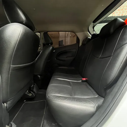 Mazda 2 Hb At 1.5cc 2015
