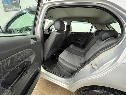 Imagem 8 de 12 de Volkswagen Gol 2013 1.0 Total Flex 5p