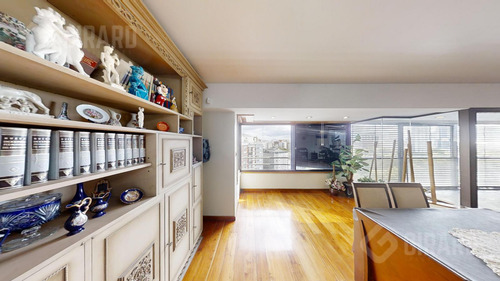 Piso En Venta Con Vista Panoramica, Ubicado En La Exclusiva Diagonal Pueyrredon.