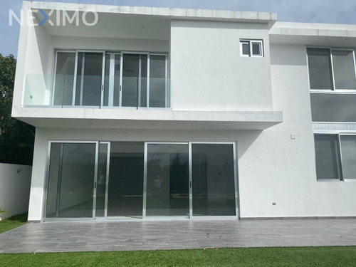 Imagen 1 de 12 de Venta Casa 4 Ambientes Lagos Del Sol