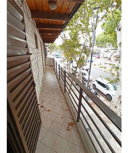 Venta Casa En Planta Alta Sobre Av. San Martin