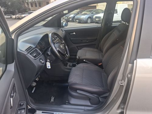 Volkswagen Suran Cross 1.6 Highline 101cv