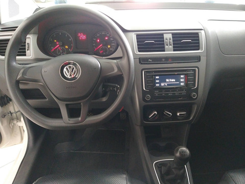 Imagem 8 de 12 de Volkswagen Spacefox 1.6 Msi Comfortline 8v Flex 4p Manual