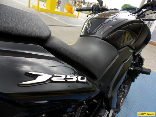 Imagen 15 de 25 de Bajaj Dominar D250