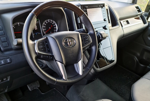 Imagen 12 de 19 de Toyota Hiace Vx Premium 2.8tdi Wagon 6at 10 Asientos