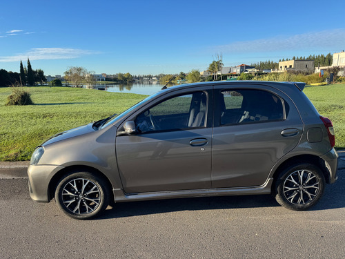 Toyota Etios 1.5 XLS 6M/T HATCHBACK 5P NAFTA
