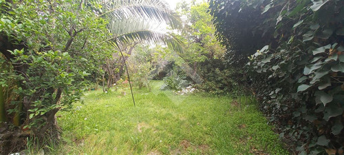 Casa En Venta De 5 Dorm. En La Reina