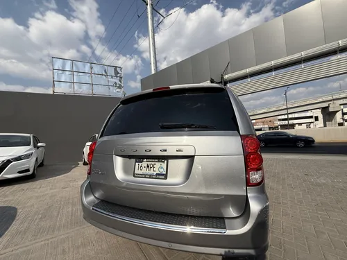 Dodge Grand Caravan 3.7 Sxt At