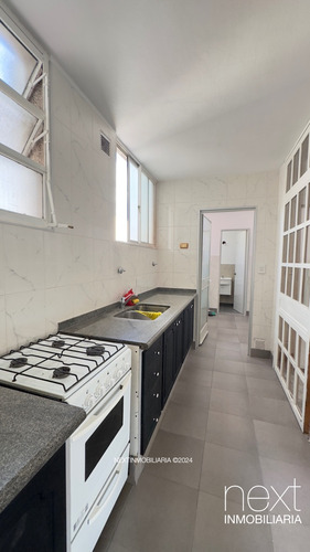 Oportununidad - Venta Amplio Departamento De 100m2 - 2 Dormitorios Mas Comodin Mas Cochera