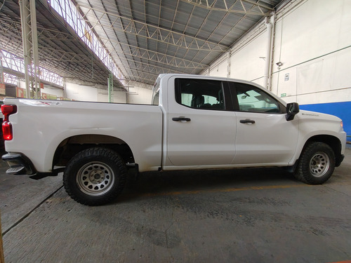 Chevrolet Silverado 4.3 WT Dob Cab V6 4x4