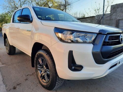 Toyota Hilux 2.8 Cd Sr 177cv 4x4
