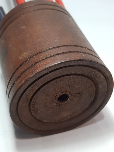 Imagen 3 de 9 de Antiguo Portalápices Con Forma De Pesa En Madera Mag 56159