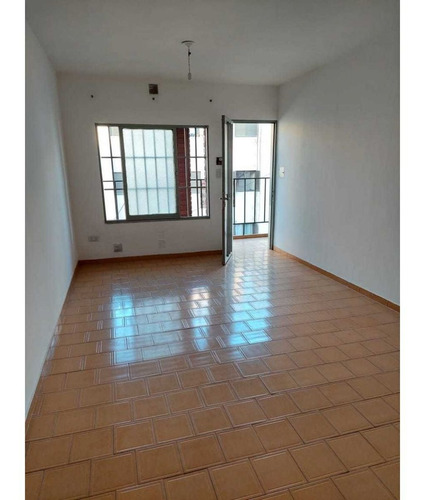 Imagen 3 de 13 de Monoambiente En Venta Sobre Santa Rosa Y Neuquen, Alberdi.