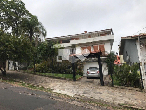 Imagem 2 de 30 de Vende Casa 6 Dormitórios, Suíte, Churrasqueira, 3 Vagas No Bairro Menino Deus - Reo452750