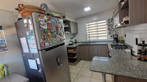 Amplia Y Como Nueva En Condominio A Minutos Portal Frontera