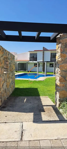 Casa En Venta En Oaxtepec Centro, Yautepec, Morelos