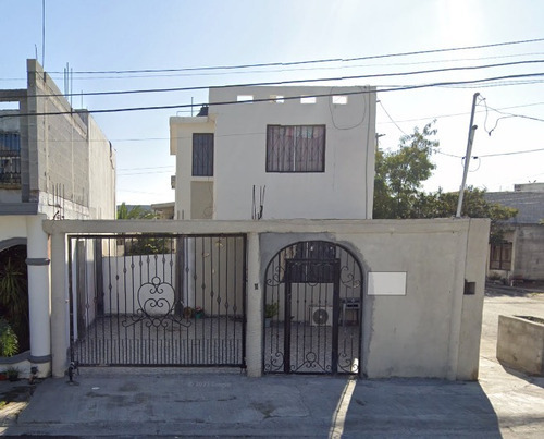 Casa En Alamo 201, Praderas De Cadereyta Sector B, Cadereyta Jiménez/ Recuperación Bancaria-sh05