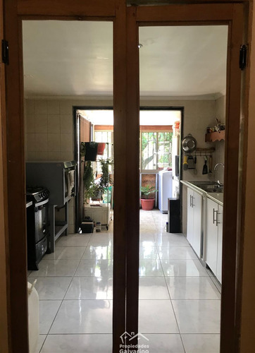 Casa En Venta De 2 Dorm. En San Joaquín