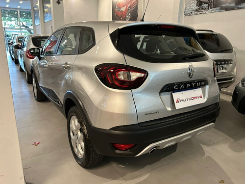 Imagen 16 de 25 de Renault Captur Zen 2.0 Mt 2018