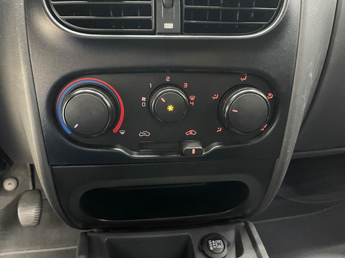 Imagem 10 de 15 de Fiat Strada Working Hard 1.4 Fire Flex 8v Cs 2019/2020