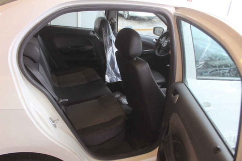 Imagen 11 de 14 de Volkswagen Gol 2014 4p Sedán Cl L4/1.6 Man