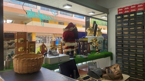Imagen 1 de 10 de En Venta Fondo De Comercio (ferretería) En Las Chimeneas170705