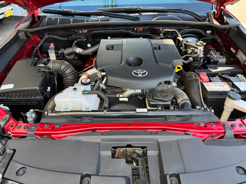 Toyota Hilux 2.8 D-4D TURBO DIESEL CD SRX 4X4 AUTOMÁTICO