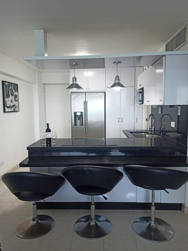 Imagen 4 de 12 de Comodo Apartamento Para Alquiler Vacacional Lecheria Frente A Playa Lido R. Mar De Leva