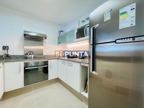 Imagen 9 de 18 de Venta Temporario Y Venta De Apartamento En Torre De Playa Brava Con Dos Dormitorios