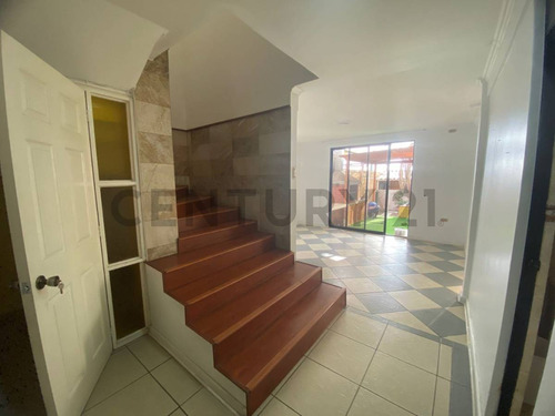 ¡amplia Casa En Arriendo 6d + 3b + Jardín + Quincho En ...
