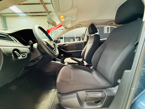 Volkswagen Jetta 2.0 At