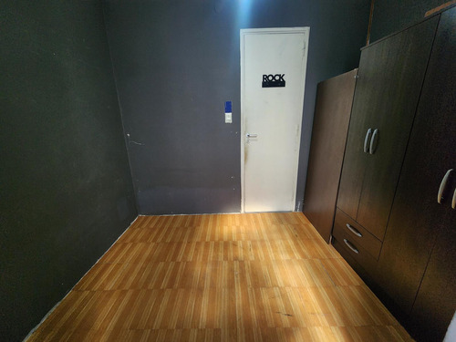 Oportunidad En Almagro. Departamento De 3 Ambientes Con Terraza De Uso Común.