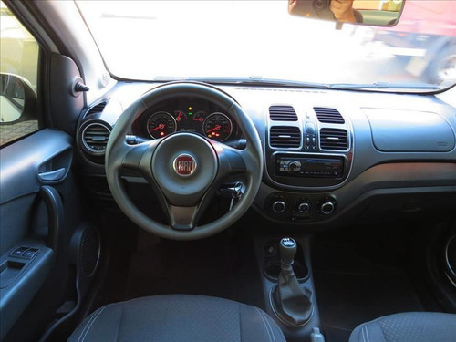 Imagem 3 de 12 de Fiat Grand Siena Attractive 1.4 Flex Completo