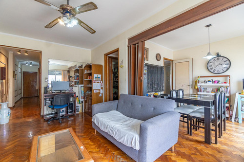 Venta Departamento 3 Ambientes Más Dependencia De Servicio, Balcón Al Frente Flores