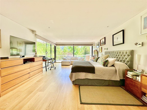 Casa En Venta De 4 Dorm. En Lo Barnechea
