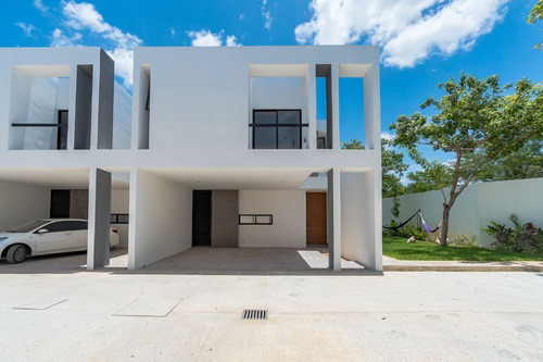 Casa  En Venta En Mérida Yucatán, Privada Áyrea Cholul