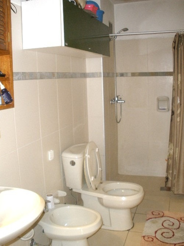 Imagen 10 de 13 de Apartamento En Aguada Sobre Avenida 2 Dormitorios Y Garage