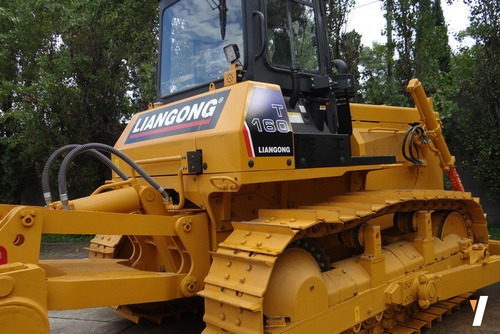 Topadora T160 Liangong Peso Operativo: 16.800 Kg
