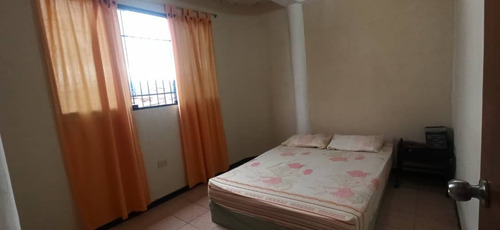 Hermosa Casa En Venta En El Km 21 Del Junquito, En La Urbanization Capadare