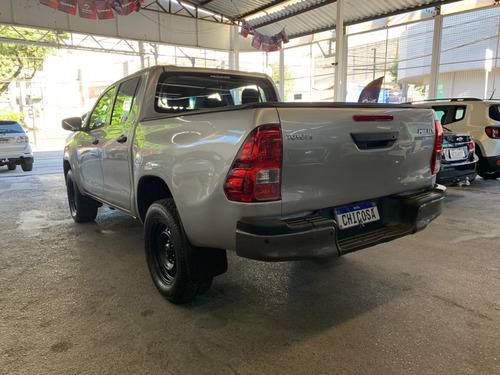 Toyota Hilux 2.8 NARROW 4X4 CD 16V DIESEL 4P MANUAL