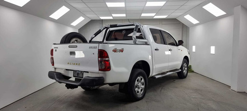 Imagen 4 de 5 de Toyota 2015 Hilux L/12 2.5 Dc 4x4 Td Dx Pack