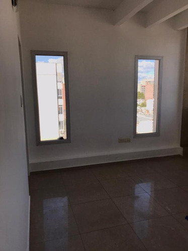 Piso Exclusivo Mendoza Y Cafferata - Balcón - Escritura