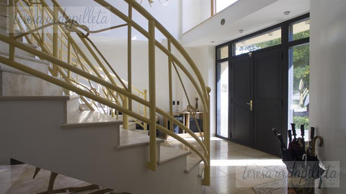 Gran Casa Sobre Importante Lote Central - Teresa Urdapilleta Propiedades