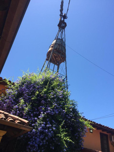 Excelente Casa En Venta En San Isidro Lomas De Santa Rita Sobre Calle Cortada