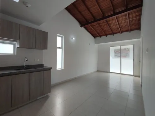 Casa En Arriendo En Prados Del Este. Cod A17873