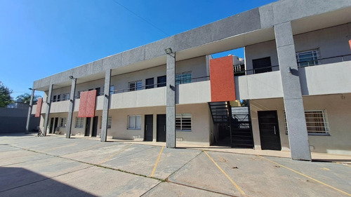 Departamento De 2 Ambientes En Planta Baja Con Patio Complejo Bell Barri Canning