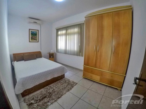 Imagem 11 de 18 de Casa No Centro De Blumenau, Semi-mobiliada, Com 04 Dormitórios Sendo 1 Suíte Máster, 03 Vagas, Área De Festas Com Piscina E Demais Dependências. - 3572977
